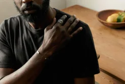 Imogene + Willie T-Shirts*classic knit faded black crew