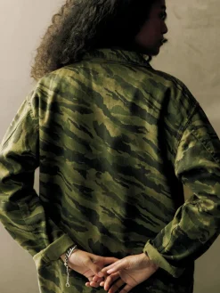 Women Imogene + Willie Jackets*fatigue jacket in brushstroke camo