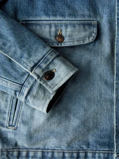 Imogene + Willie Jackets*quilt lined washed denim chore coat