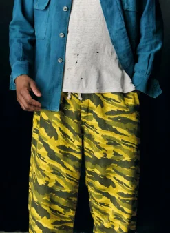 Imogene + Willie Pants & Shorts*the lounge pant in brushstroke camo