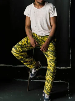 Imogene + Willie Pants & Shorts*the lounge pant in brushstroke camo