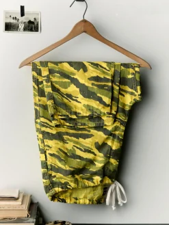 Imogene + Willie Pants & Shorts*the lounge pant in brushstroke camo