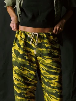 Women Imogene + Willie Pants & Shorts*the lounge pant in brushstroke camo